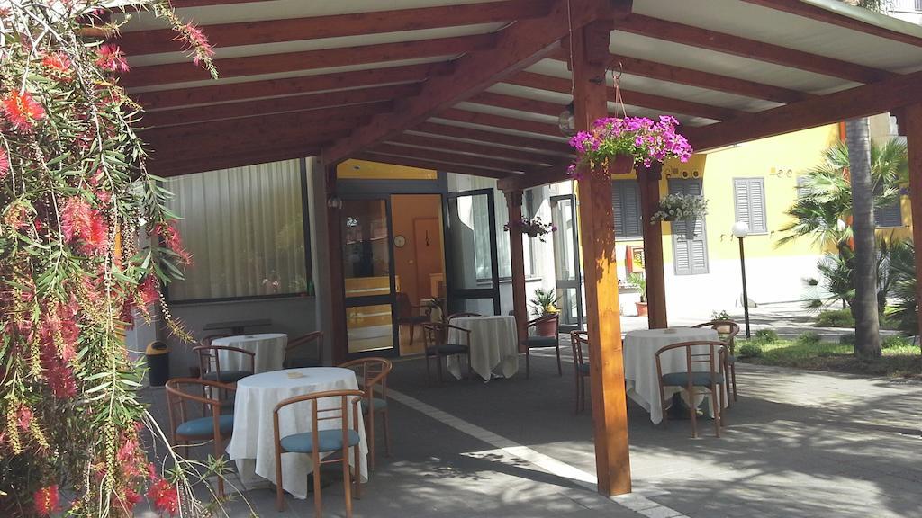 Oasi Park Hotel Mascali Exteriör bild